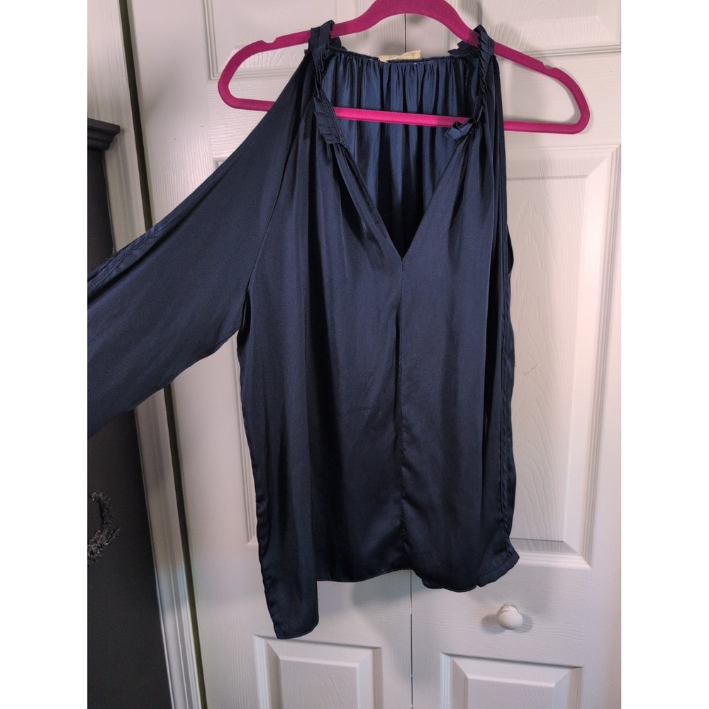 Elan Cold Shoulder Blouse Top Size Medium Long Sleeve V Neck